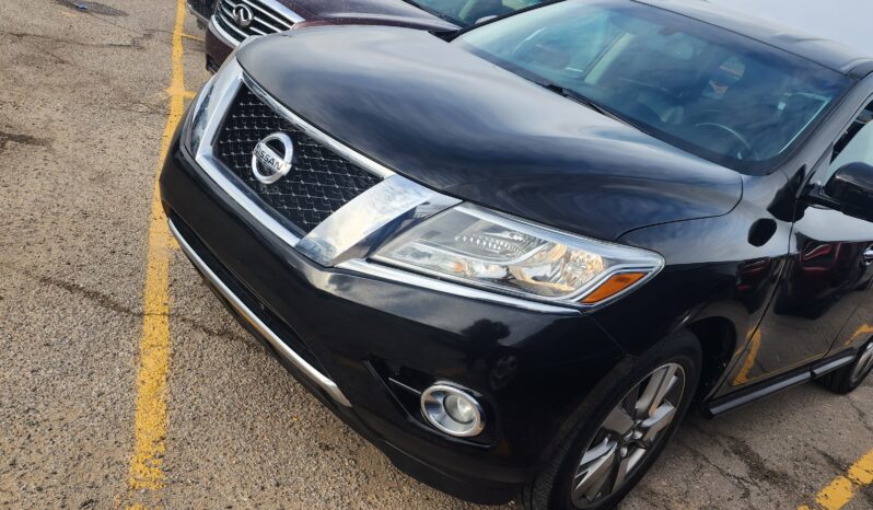 
								2013 Nissan Pathfinder Platinum. full									