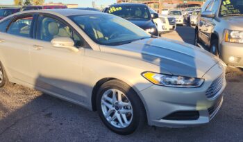 
									2016 Ford Fusion SE full								