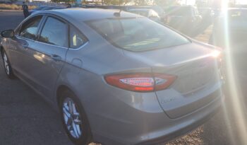 
									2016 Ford Fusion SE full								