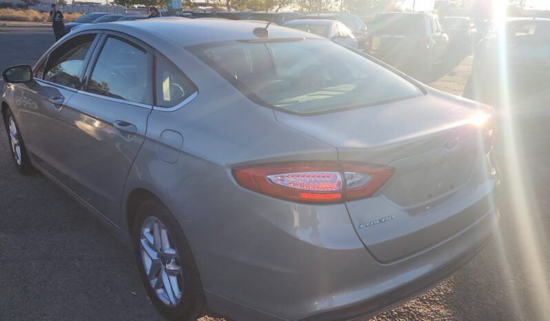 
								2016 Ford Fusion SE full									