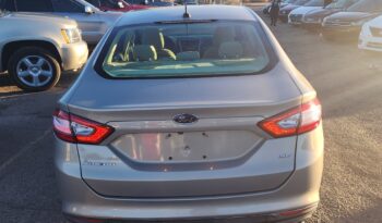 
									2016 Ford Fusion SE full								