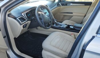 
									2016 Ford Fusion SE full								