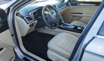 
									2016 Ford Fusion SE full								