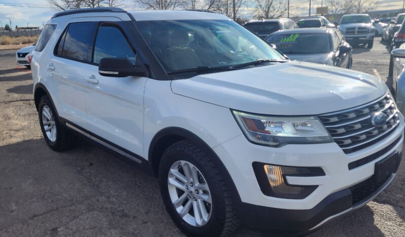 
								2016 Ford Explorer XLT full									