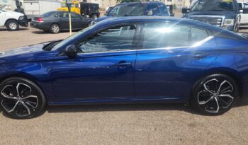 
									2023 Nissan Altima SR full								